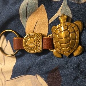 Los Cabos Mexico Turtle Metal Leather Keychain 1.4 Oz